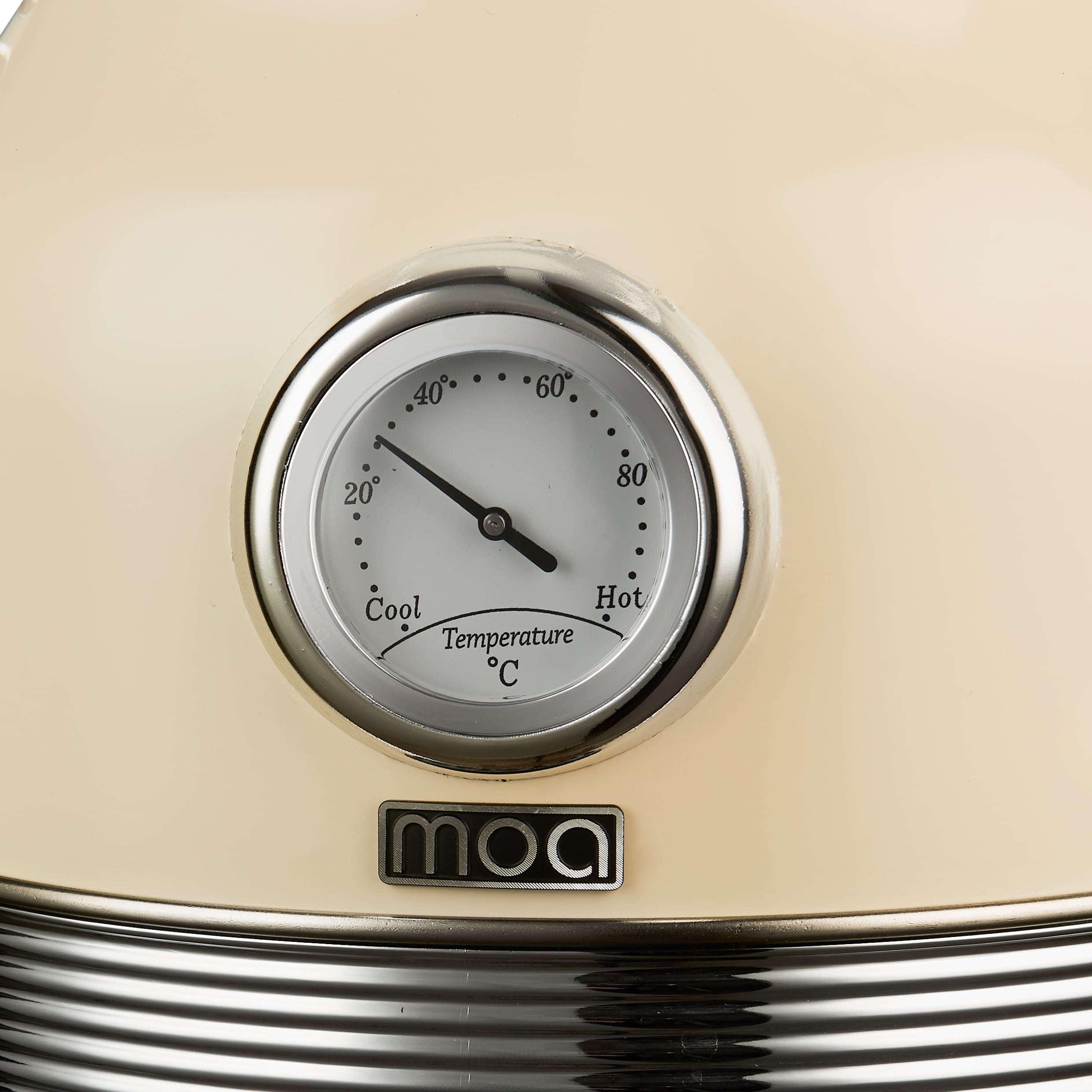 MOA Retro Waterkoker - Creme - EK5TC